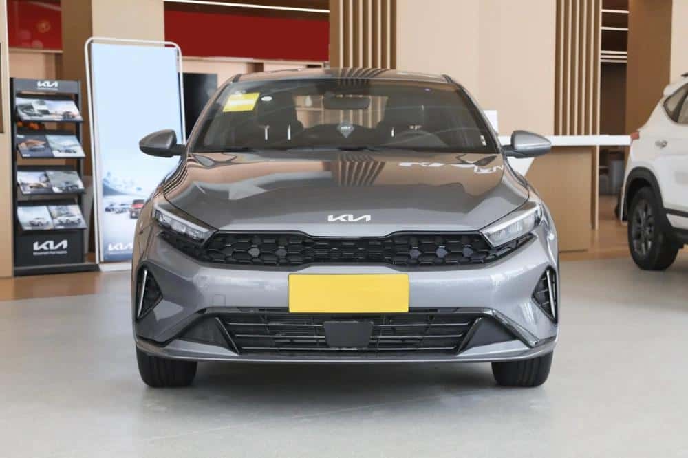 2024款 起亚K3 1.5L CVT豪华智享版